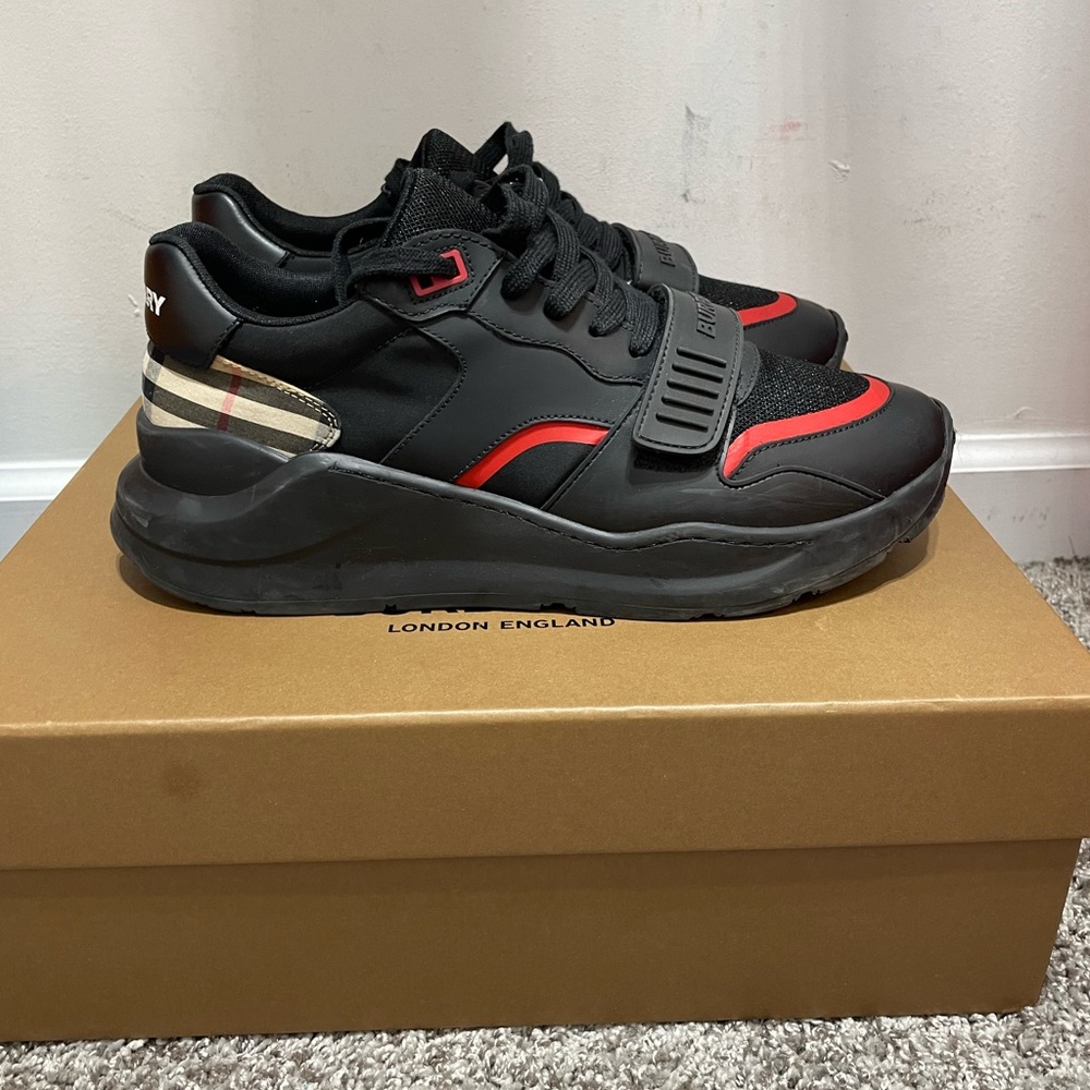 Suede and leather Burberry sneakers